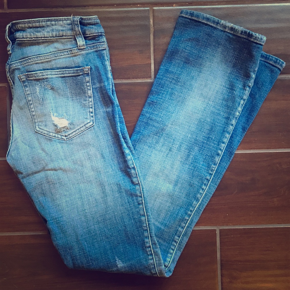 BUCKLE BKE Distressed Daytrip Jeans